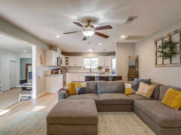 6829  Chickering Road , Fort Worth Texas 76116