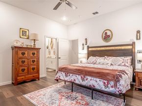 1219  Beaconsfield Lane  905, Arlington Texas 76011