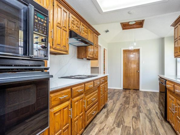 509  WISTERGLEN Drive , DeSoto Texas 75115