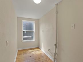 836 W 8th Street , Dallas Texas 75208