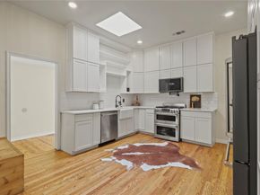 836 W 8th Street , Dallas Texas 75208