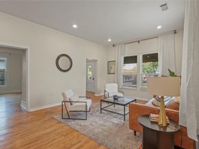 836 W 8th Street , Dallas Texas 75208