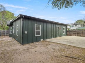 836 W 8th Street , Dallas Texas 75208