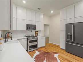 836 W 8th Street , Dallas Texas 75208