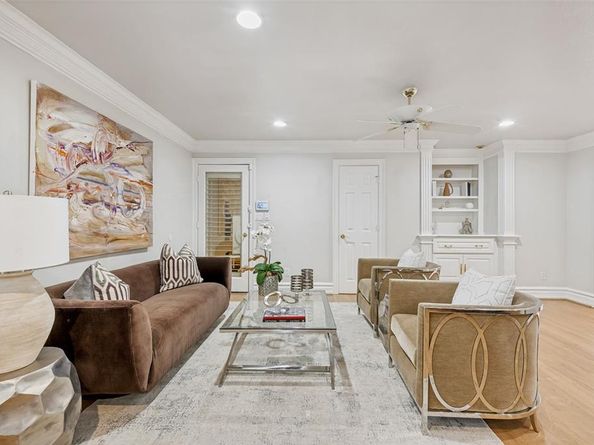 5322 W Mockingbird Lane , Dallas Texas 75209
