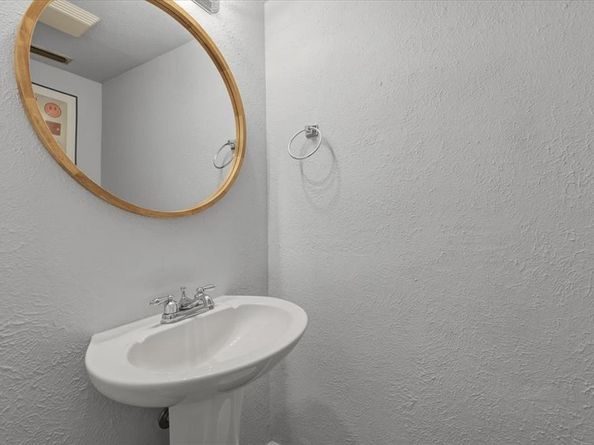 315  Stoneledge Drive , Irving Texas 75063