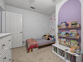 315  Stoneledge Drive , Irving Texas 75063