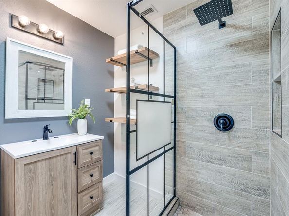 909  Lexington Drive , Irving Texas 75061