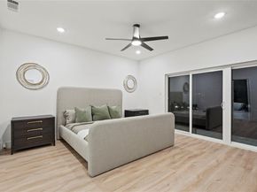 923  Walkway Street , Dallas Texas 75212