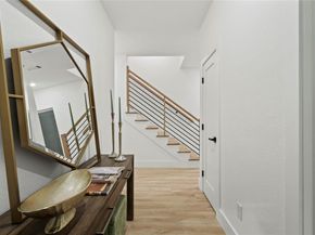 923  Walkway Street , Dallas Texas 75212