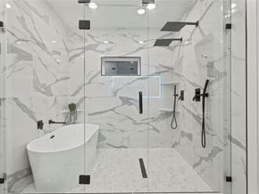 923  Walkway Street , Dallas Texas 75212