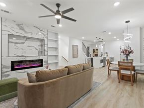 923  Walkway Street , Dallas Texas 75212