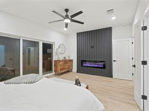 923  Walkway Street , Dallas Texas 75212