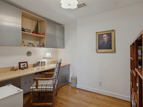 3401  Lee Parkway  2106, Dallas Texas 75219