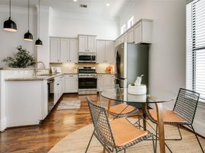 2123  Diversey Street , Dallas Texas 75201