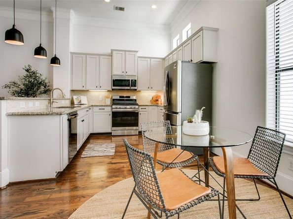 2123  Diversey Street , Dallas Texas 75201