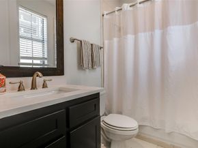 2123  Diversey Street , Dallas Texas 75201