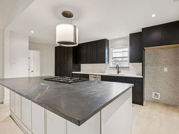 5635  Elm Valley Lane , Dallas Texas 75232