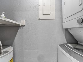 1735  Crest Grove Drive , Arlington Texas 76012