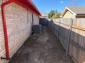 13360  Southview Lane , Dallas Texas 75240