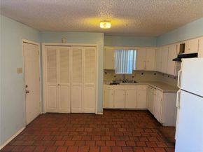 13360  Southview Lane , Dallas Texas 75240