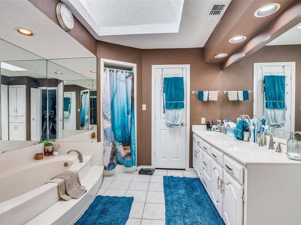 2001  Diamond Oaks Drive , Garland Texas 75044