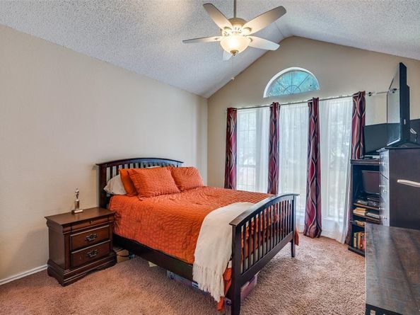 2001  Diamond Oaks Drive , Garland Texas 75044