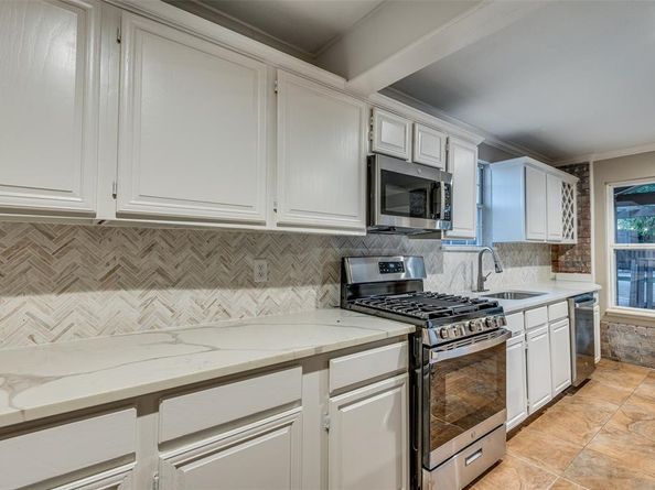 2600  Crockett Drive , Corinth Texas 76210