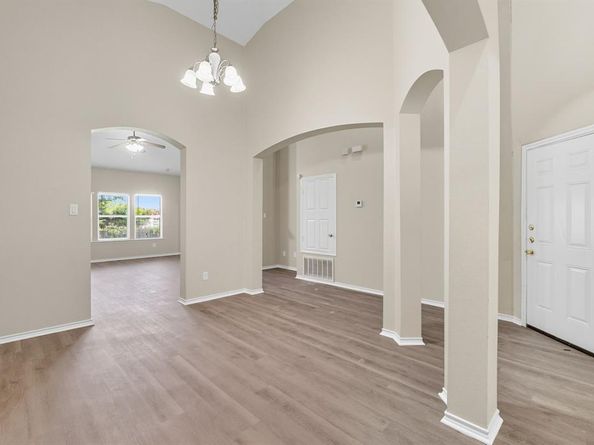 909  Hannah Way , Dallas Texas 75253