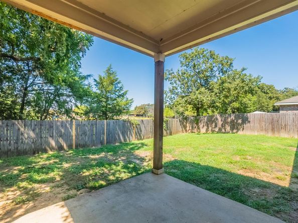 909  Hannah Way , Dallas Texas 75253