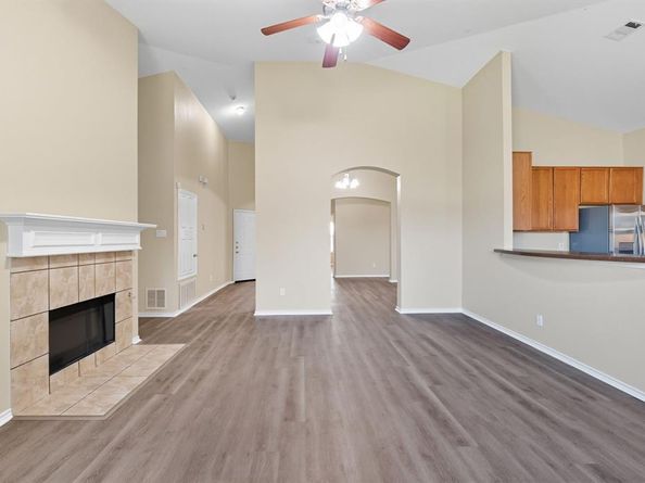 909  Hannah Way , Dallas Texas 75253