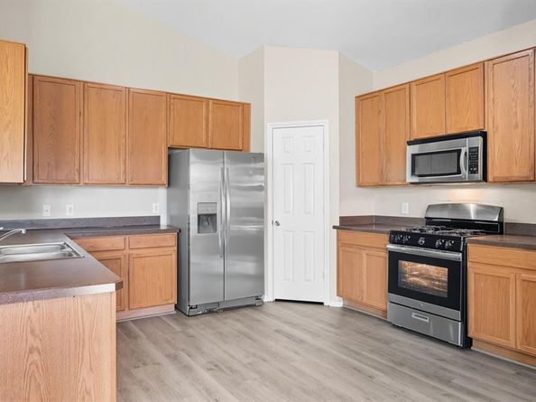 909  Hannah Way , Dallas Texas 75253