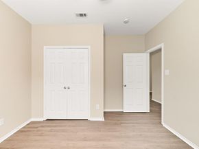 909  Hannah Way , Dallas Texas 75253
