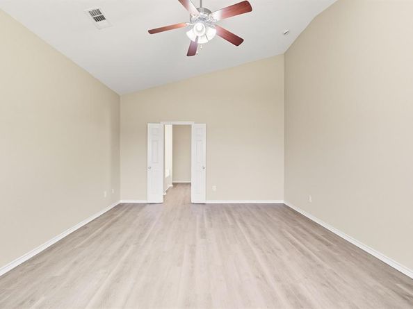 909  Hannah Way , Dallas Texas 75253