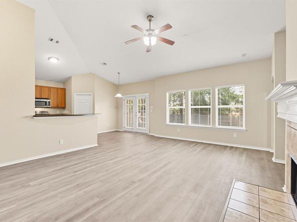 909  Hannah Way , Dallas Texas 75253