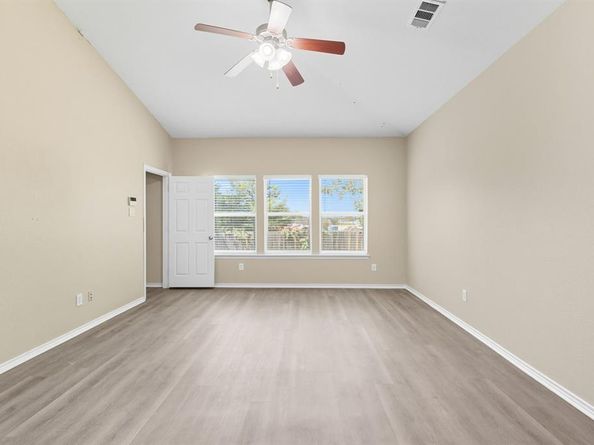 909  Hannah Way , Dallas Texas 75253