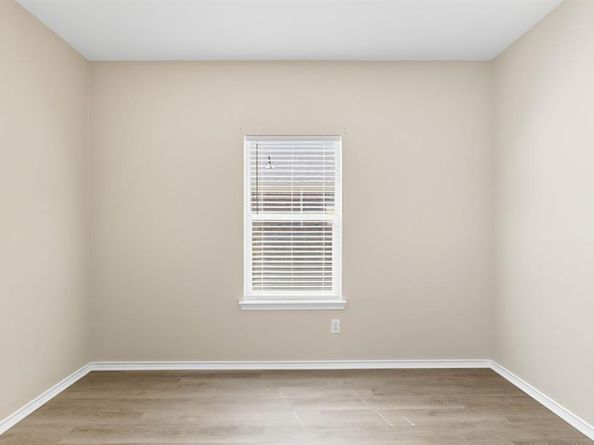 909  Hannah Way , Dallas Texas 75253