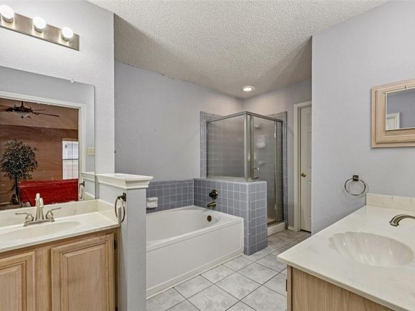 1611  Caplin Drive , Arlington Texas 76018
