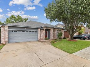 1611  Caplin Drive , Arlington Texas 76018