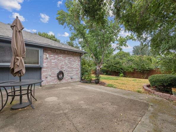 1611  Caplin Drive , Arlington Texas 76018
