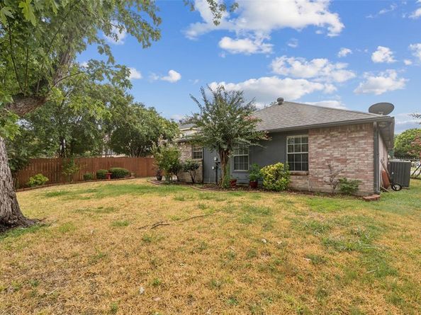 1611  Caplin Drive , Arlington Texas 76018