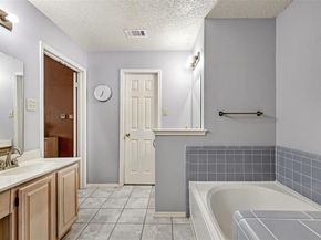 1611  Caplin Drive , Arlington Texas 76018