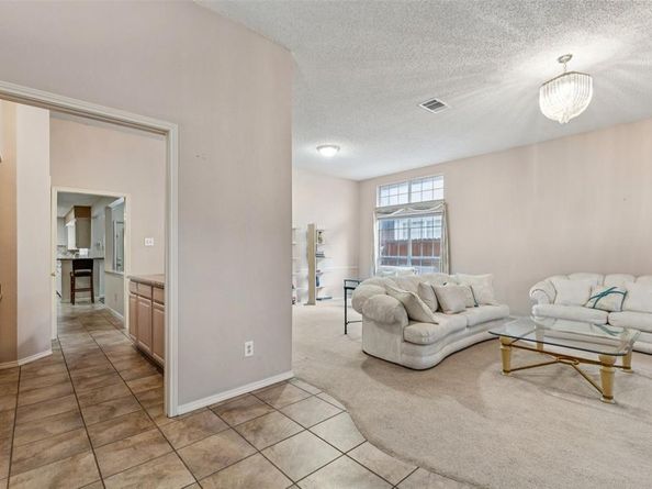 1611  Caplin Drive , Arlington Texas 76018