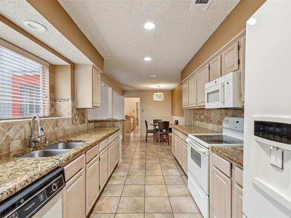 1611  Caplin Drive , Arlington Texas 76018