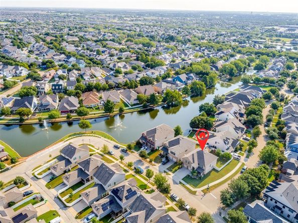 816  Hartsfield Street , Aubrey Texas 76227
