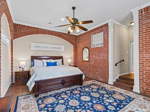 1009  Oak Ridge Court , Kennedale Texas 76060