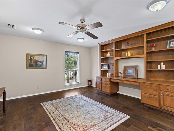 1009  Oak Ridge Court , Kennedale Texas 76060