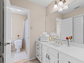1009  Oak Ridge Court , Kennedale Texas 76060