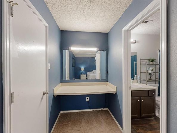 9412  Jill Lane , Dallas Texas 75227