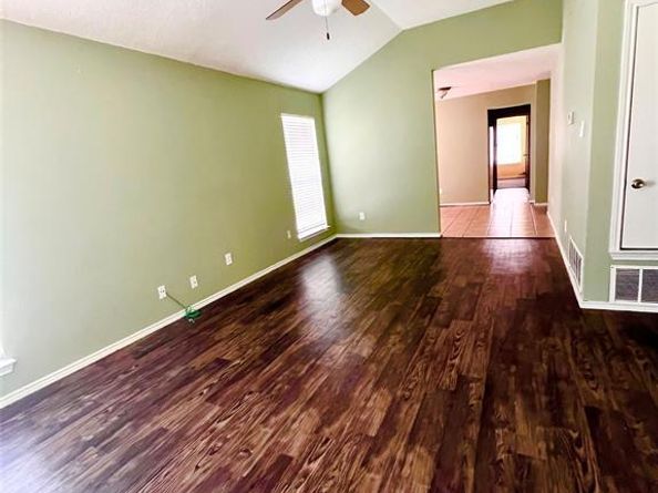 9412  Jill Lane , Dallas Texas 75227